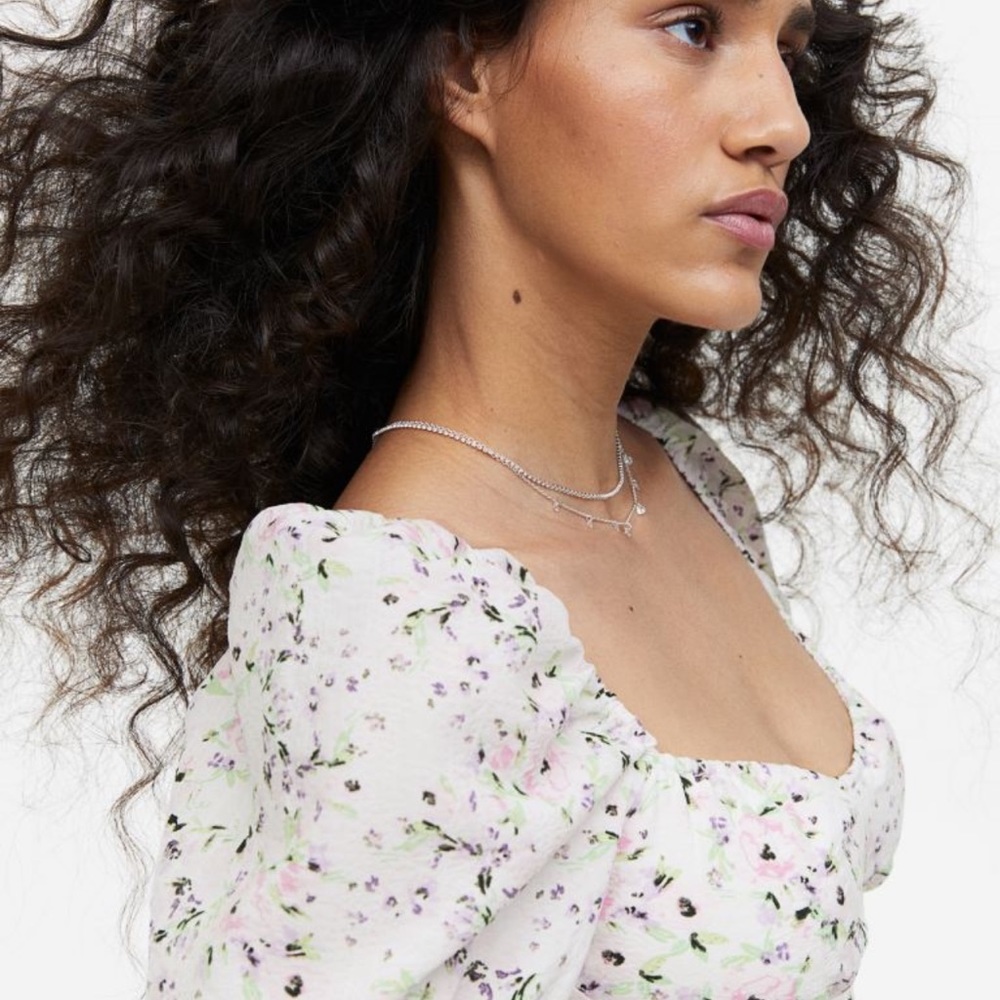 Puff sleeved crêped dress